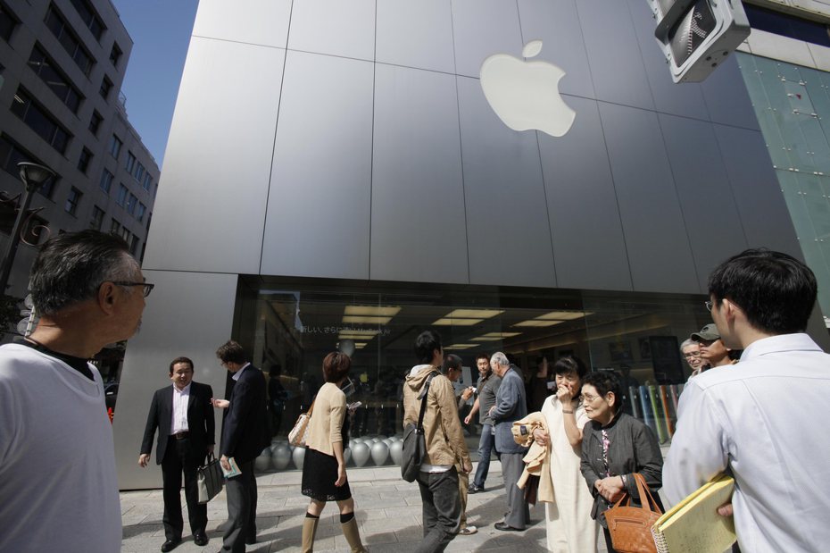 蘋果日本公司漏徵消費稅，被要求補稅130億日圓。路透