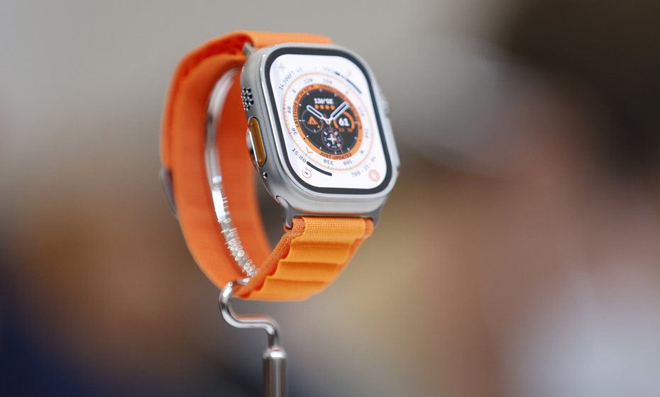 蘋果2022年9月推出針對運動與戶外環境使用的高階智慧手表Apple Watch Ultra。歐新社