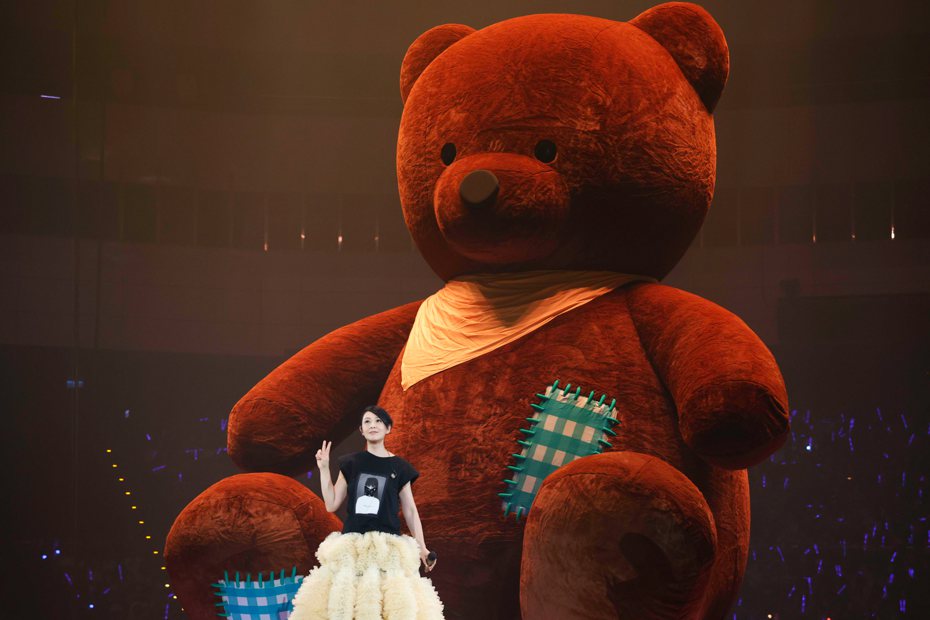 劉若英「飛行日」巡演的巨型熊熊會跟著到新加坡。圖／相信音樂提供