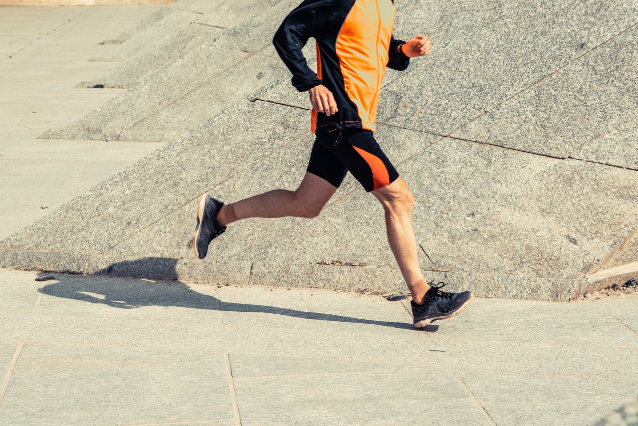 跑步、運動側腹痛怎麼辦？圖／ingimage
