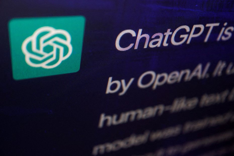 美國新創公司OpenAI推出聊天機器人ChatGPT引發風潮，台版的ChatGPT進度，以及AI會否取代部分職業，成為立委關切議題。 路透社