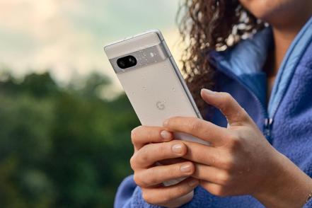 Google Pixel 7a手機即日起在台灣上市。Google／提供