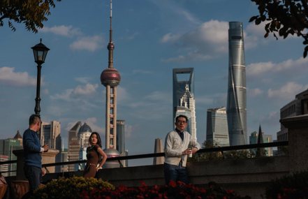 擁有二十年中國大陸資產投資經驗的Tiffany Hsiao認為，由於一些投資者對中國大陸經濟復甦感到悲觀，因而錯過了有吸引力的消費相關股票。圖為上海市。歐新社
