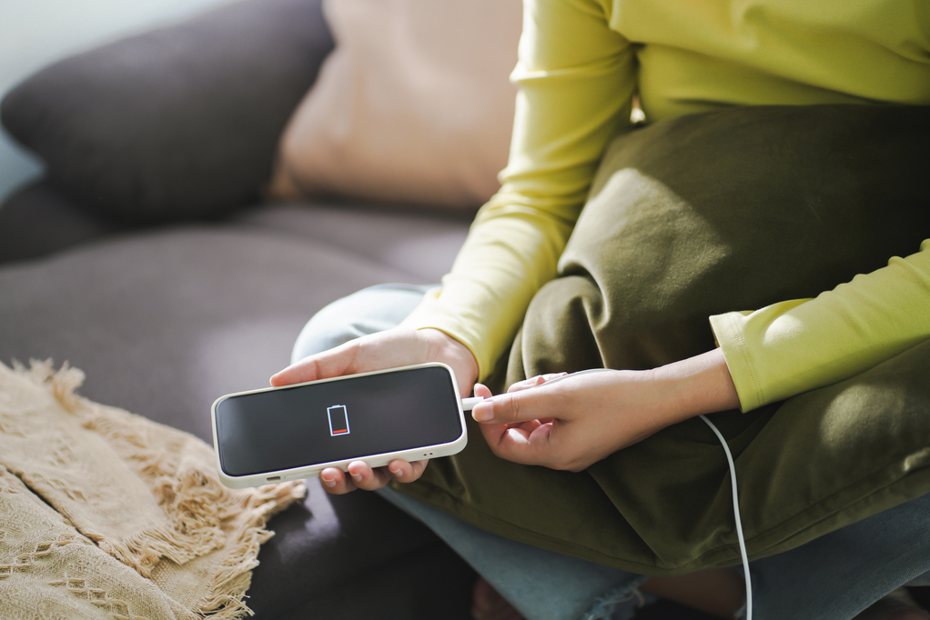 3C達人Tim哥近期分享iPhone充電技巧，保護電池健康度延長電池壽命。（示意圖／ingimage）