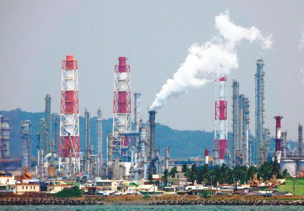 台灣碳權交易所即將上路，環保署昨日預告碳交易子法之一的「溫室氣體自願減量專案管理辦法」，共三大亮點。（本報系資料庫）
