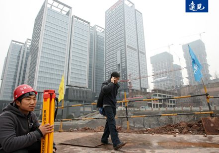 疫後的中國經濟一蹶不振，房地產市場尤其慘澹，水泥業者首當其衝。張智傑攝