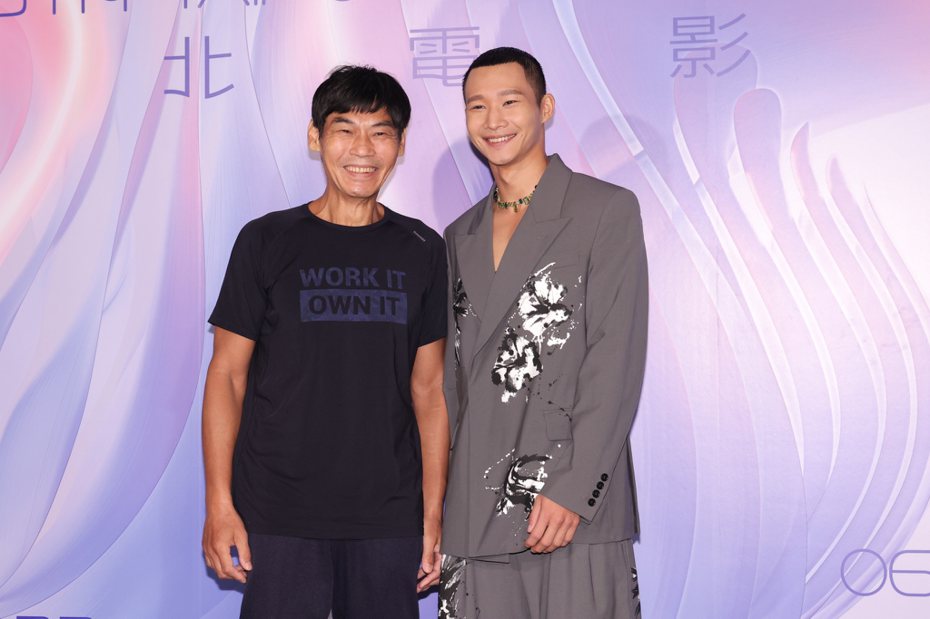夏靖庭(左)飾演總鋪師「孤龍師」，黃冠智飾演年輕時期的他。記者李政龍／攝影