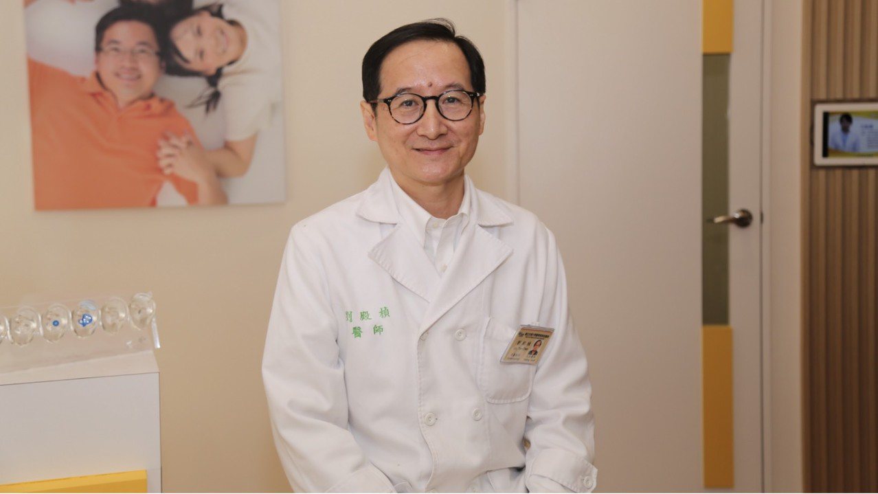 台大醫院耳鼻喉部醫師劉殿楨表示，台灣65歲長者每3人中就有1人可能有聽損狀況，除造成社交與生活上的危險外，可能有較高的失智風險。照片來源：報系資料照。