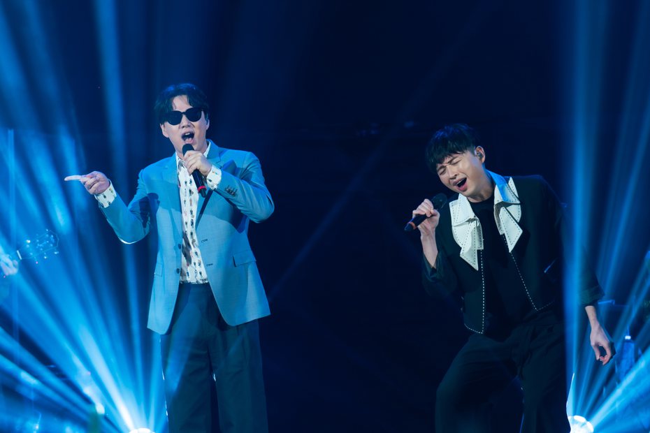 李子森（右）今在台中Legacy開唱，蕭煌奇擔任嘉賓。圖／勝駿娛樂提供