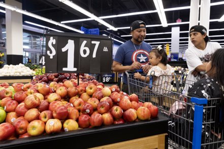 美國6月整體消費者物價指數（CPI）比去年同期上升3%，年升幅是2021年3月以來最低。 歐新社