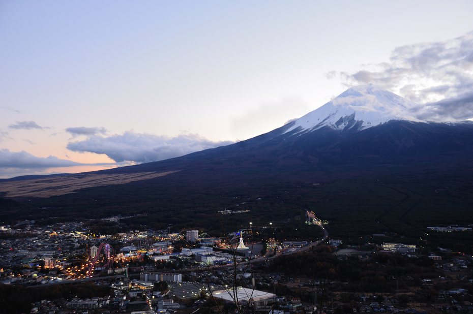 許多網友在維基百科上傳富士山照片，反造成維基百科的困擾。圖片來源／ingimage