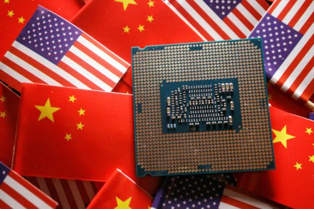 韓國時報報導，美國正考慮要求南韓晶片業者，避免在中國大陸擴大生產成熟製程晶片。（路透）