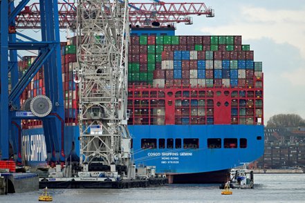 海上貨櫃運輸已基本恢復正常（德國漢堡港貨櫃碼頭）。 路透