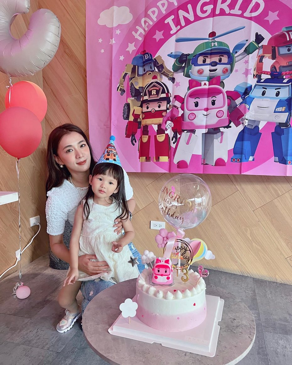 王思平剛幫女兒慶祝3歲生日。圖／摘自臉書