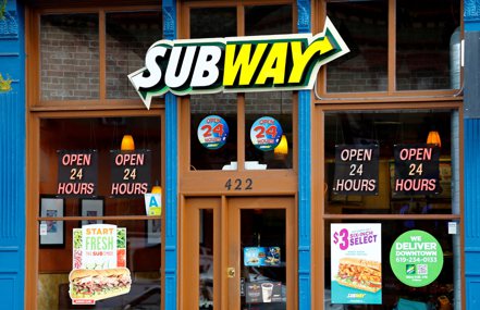 潛艇堡連鎖店Subway 24日表示，已同意出售給私募基金Roark Capital。（路透）