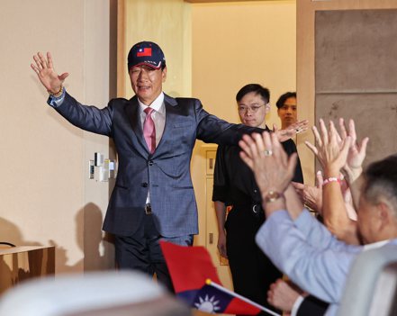 鴻海創辦人郭台銘今天宣布投入2024總統大選。記者曾原信／攝影