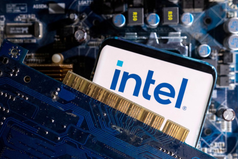 晶片大廠英特爾（Intel）於12日宣布，推出全新Thunderbolt 5高速傳輸連接技術。路透