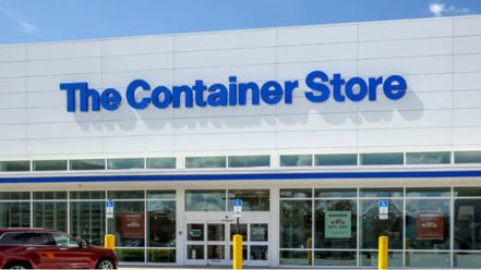 美國收納品連鎖專賣店The Container Store的執行長馬霍特拉自願減薪10%，有望為其他員工加薪。網路照
