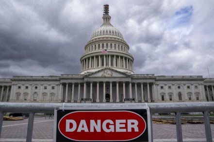 信評機構穆迪（Moody's）周一警告，美國政府如果停擺，將威脅到它的AAA頂級信評。美聯社