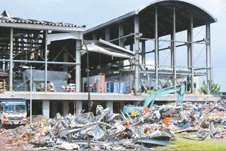 明揚國際科技公司位於屏東市的工廠本月22日發生嚴重火災，造成10死、109傷，其中包括四名消防員殉職。 （聯合報系資料庫）