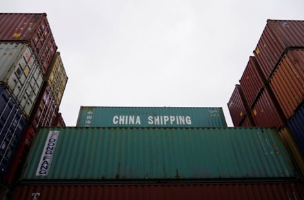 根據德國交易平台Container xChange周四發布的分析，俄羅斯目前有150,000個過剩貨櫃，反映出中國大陸對俄出口商品數量激增。示意圖。 路透