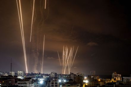 7日黎明時分，大多數以色列人還在睡夢中，數千枚火箭如雨般落下。歐新社