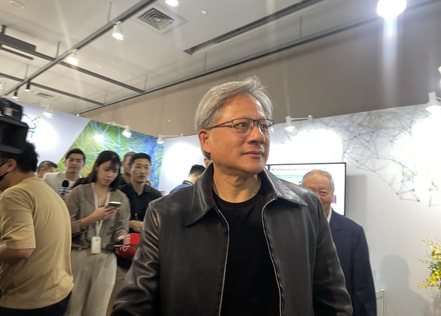 輝達（NVIDIA）創辦人黃仁勳日前訪台，捲起一陣強勁的AI狂潮。記者吳康瑋／攝影