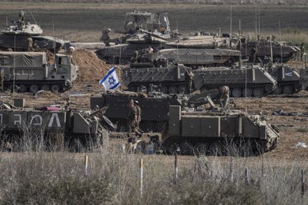 以色列軍隊在加薩邊境集結。美聯社