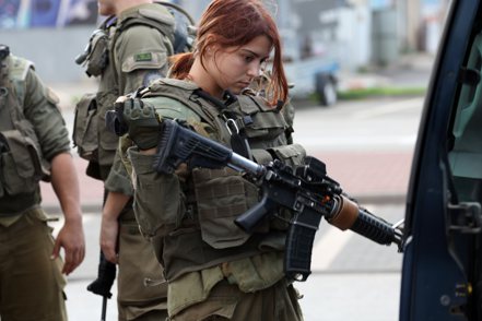 戰爭衝擊以色列經濟，槍支是少見出現顯著成長的行業。歐新社