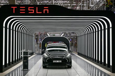 路透6日引述消息來源報導，特斯拉將在德國工廠生產要價僅2.6萬美元的平價電動車。   歐新社