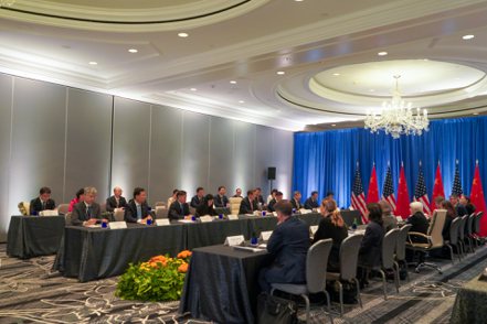 美國財政部長葉倫在舊金山與中國大陸副總理何立峰舉行兩天會談。（記者劉先進╱攝影）