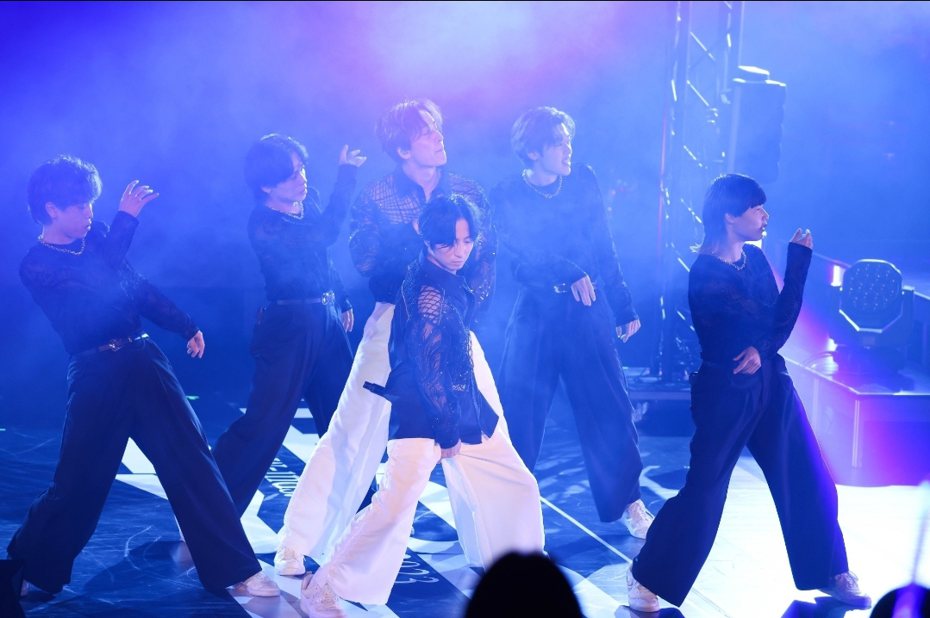 w-inds.帶來日本舞群勁歌熱舞。記者吳致碩／攝影