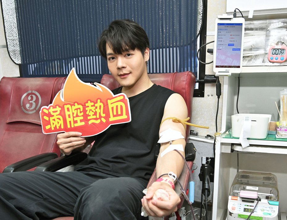 夏天洛獻出在台灣第一次捐血經驗。圖／台視提供