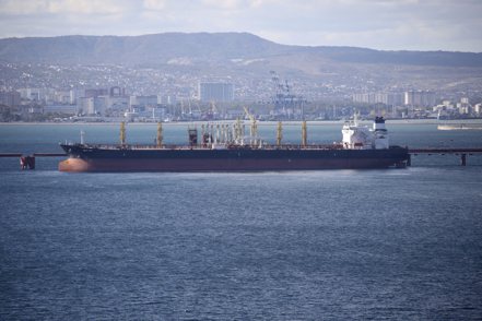中國大陸國企中海油和中石油在俄羅斯的Novatek PJSC旗下Arctic LNG 2項目裡均有股份。 美聯社
