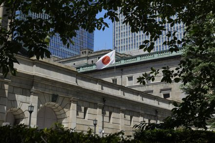 日本銀行本月18-19日政策會議上討論結束負利率政策的可能時機，其中多位委員主張並不急於退場。美聯社