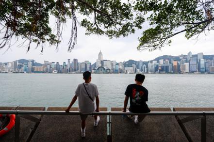 全球最熾熱的樓市陷入深度低迷，促使香港屋主的策略出現重大轉變。 美聯社