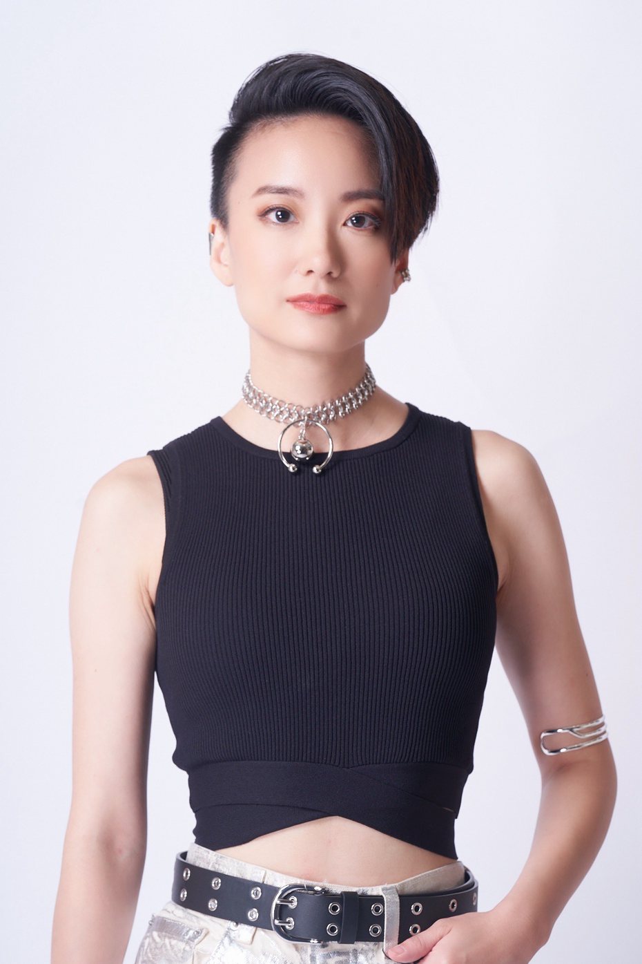劉黛瑩飾演LGBT攝影師Yoshi。圖／稻田電影工作室有限公司