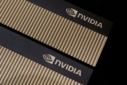 H100晶片由台積電生產，晶片本身則由偉創力組裝為加速卡，其實賣給企業客戶的是加速卡而非外電所指的GPU。 路透