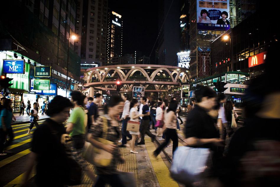 香港九七回歸後，民間出現「用普通話教學，學生表現比較好」的說法。圖拍攝於香港。 圖／unsplash
