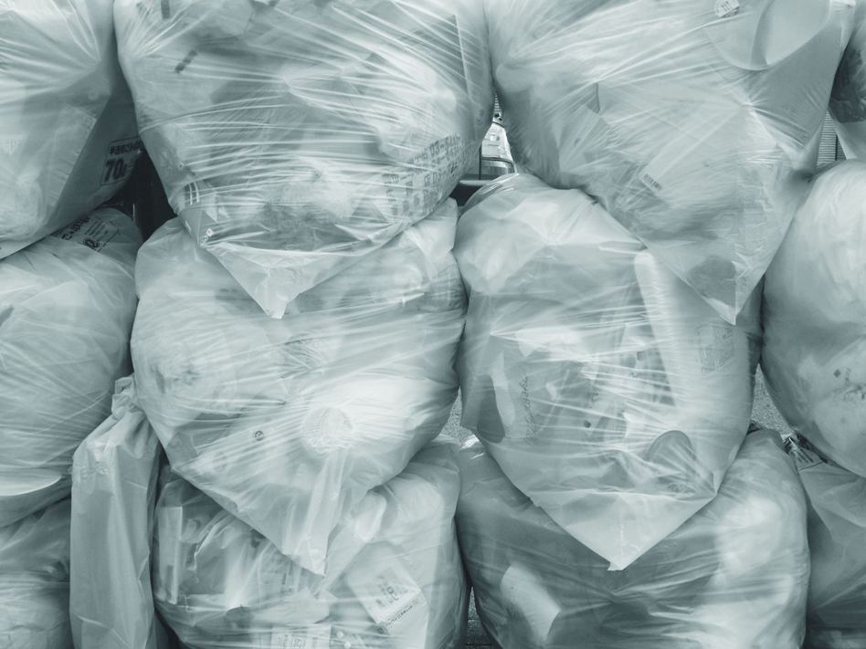 環境部表示，去年每月垃圾收運量約41.7萬公噸，春節當月增至47萬公噸，增量10至13％，呼籲民眾加強垃圾分類，減輕清潔隊負荷。 圖／unsplash