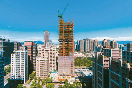 房產專家指出，今年建商將重啟推案動能，初估全年北台灣總推案量挑戰1.2兆元。
（本報系資料庫）