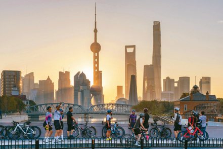 上海市住房城鄉建設管理委、市房屋管理局30日推出上海優化住房限購政策。 美聯社