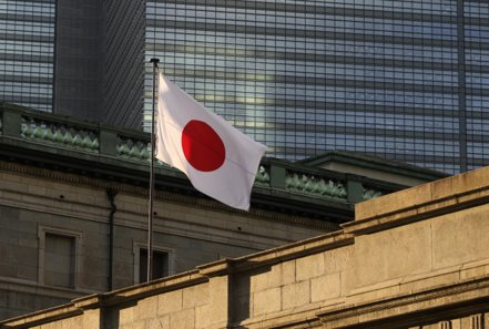 消息人士透露，儘管日本經濟步入衰退，但日本中央銀行日本銀行可能在4月結束負利率政策。 歐新社