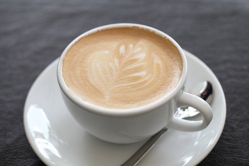 英國醫師曝喝咖啡最佳時間：起床後「45分鐘」。圖／ingimage