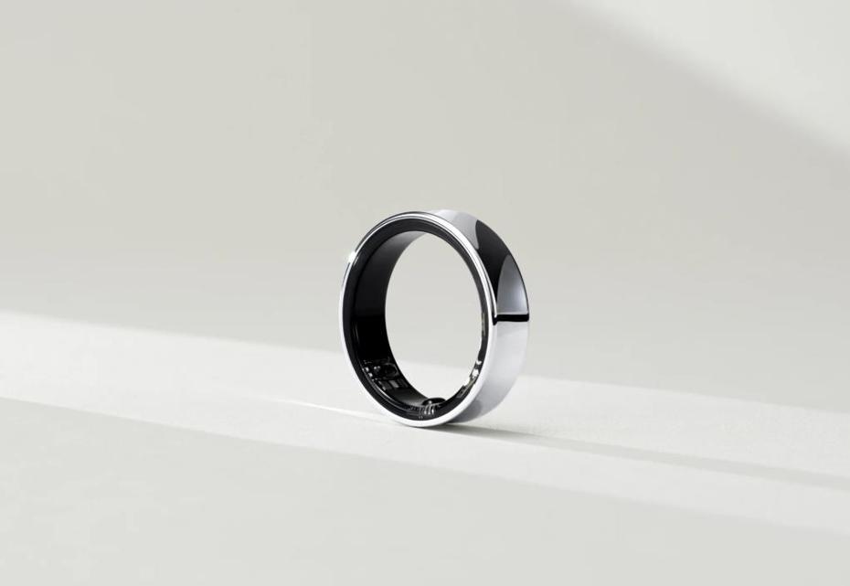 三星電子展示首款智慧戒指Galaxy Ring。取自網路