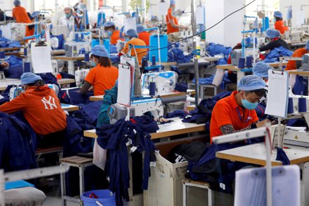 越南預料會在今年批准聯合國公約，允許自由籌組工會，此舉意在降低貿易紛爭的風險，但可能會讓一些外國企業感到不安。 路透