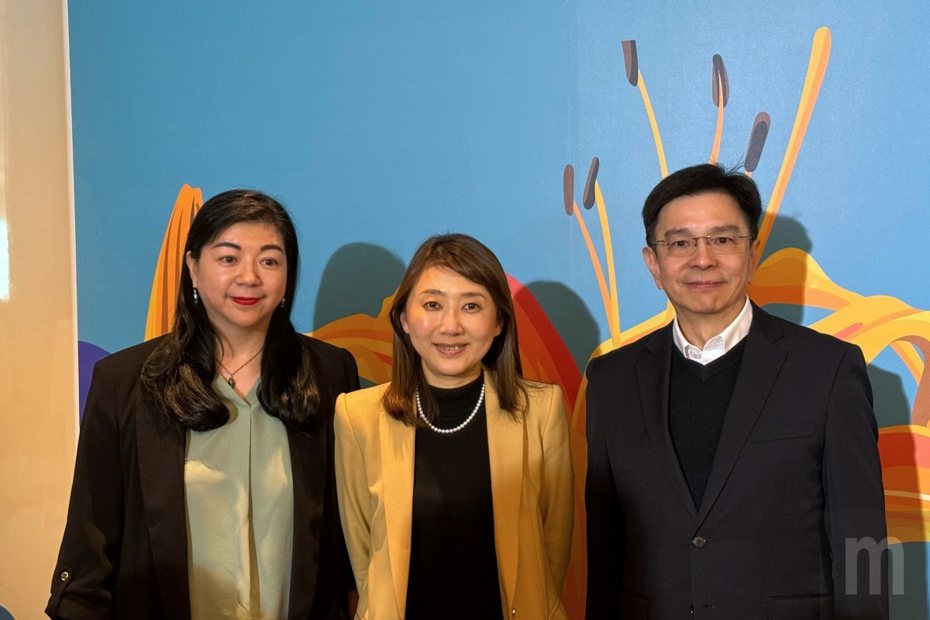 ▲左起：台灣總經理柯淑芬、台灣總經理林雅芳、Google台灣董事總經理馬大康
