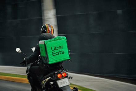 Uber Eats 外送員示意圖。 Uber Eats ／提供