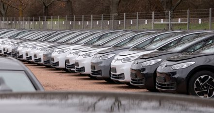 全球電動車銷量3月年增12%，中國大陸和美國市場的成長被歐洲9%降幅部分抵消。 美聯社