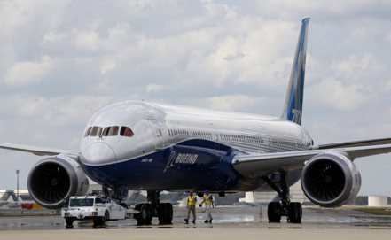 波音公司近期坦承員工有可能在一些787客機生產過程中跳過關鍵檢查項目，卻稱檢查完成疑涉偽造記錄。美聯社